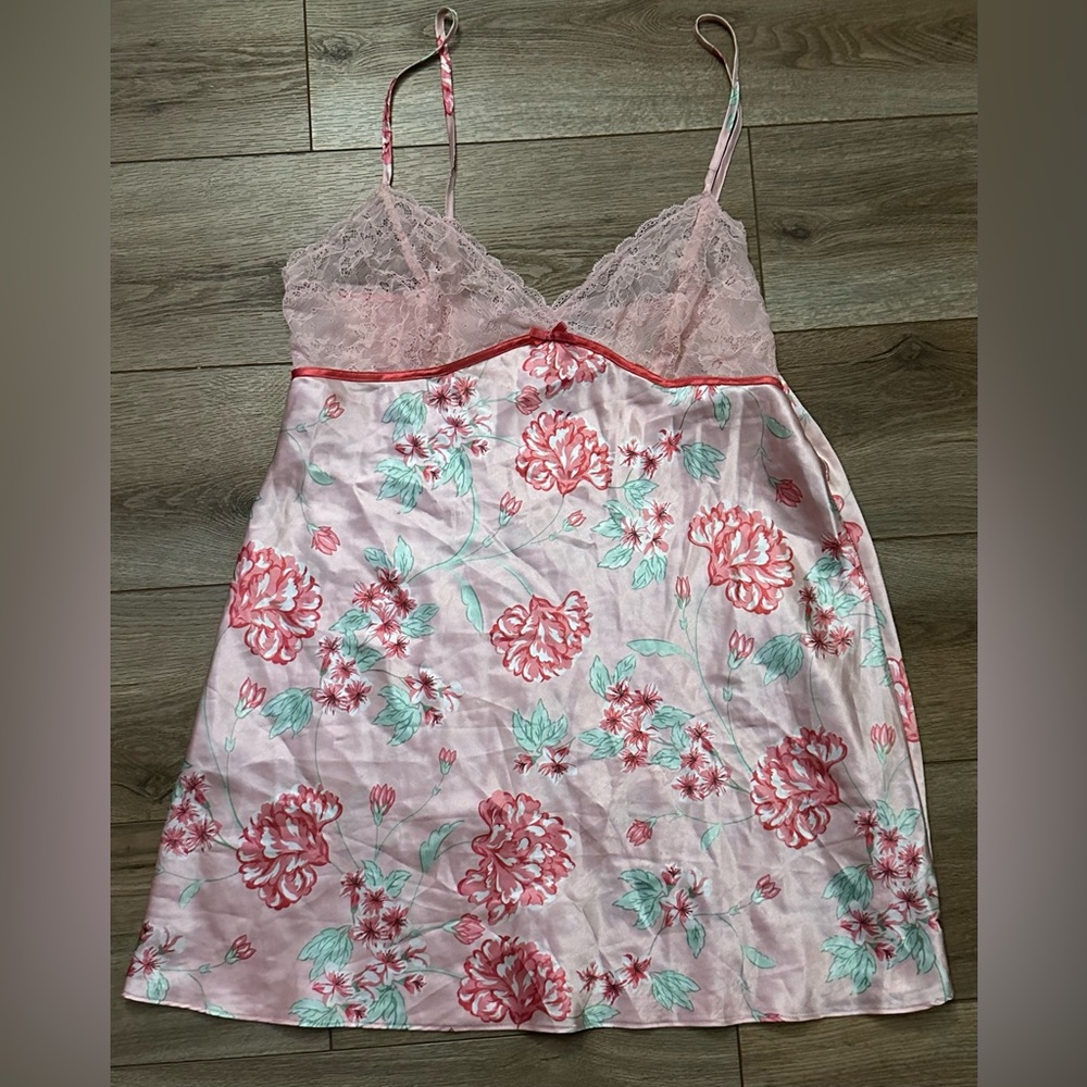 Women’s floral pink lingerie lace gown size large by Morgan Taylor NWOT